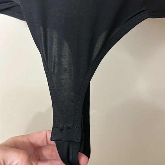 ASOS DESIGN angel sleeve wrap bodysuit in animal print - Picture 3 of 4